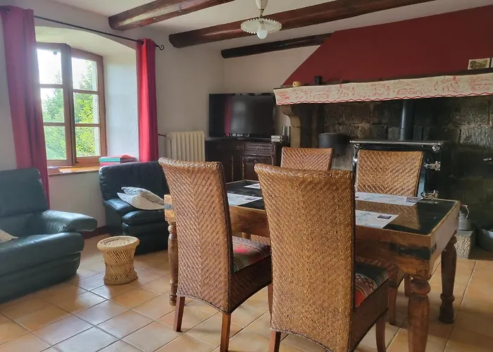 Se Reconnecter à La Nature Au 3 étoiles De Montager à André De Chalencon Hébergement de vacances *